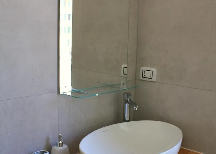 Epirhome, Tra Colosseo E Porta Santa Daire